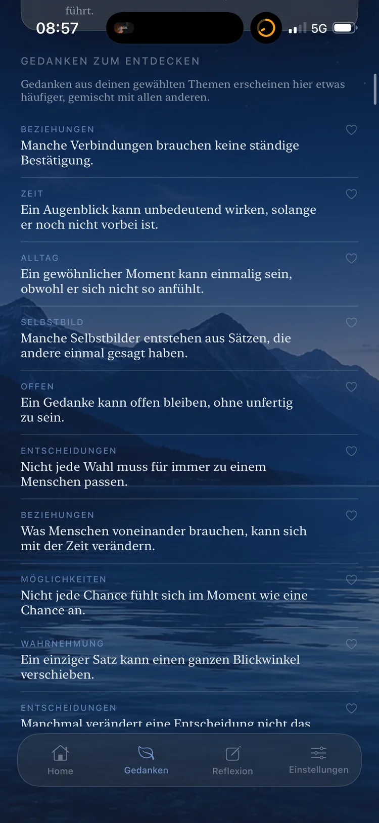 Liste einzelner Gedanken zum Entdecken, gruppiert nach Themen wie Beziehungen, Zeit und Alltag